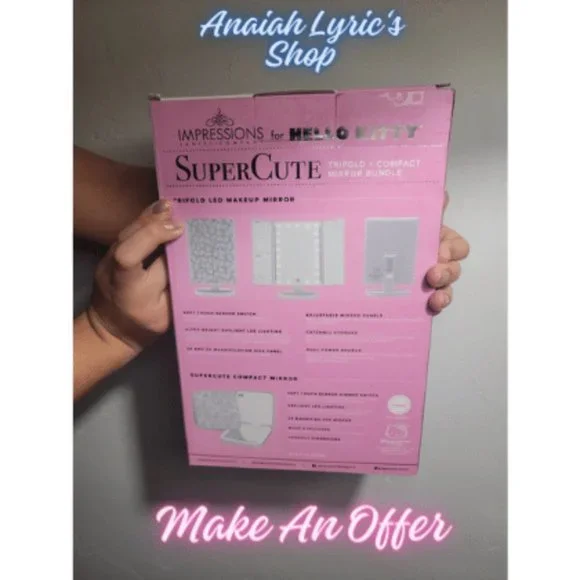 Hello Kitty® Supercute Trifold + Compact Bundle - Picture 3 of 14